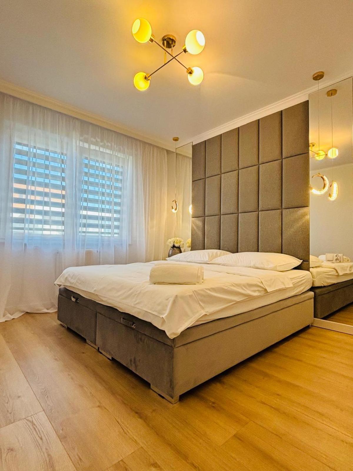 3 Bedrooms Premium Bella White For 8 Guests With Ac And Underground Parking Rzeszow Exterior photo